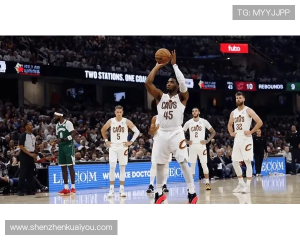 字母哥复出贡献26分11篮板8助攻 拉文31分助力国王逆转雄鹿终结三连败